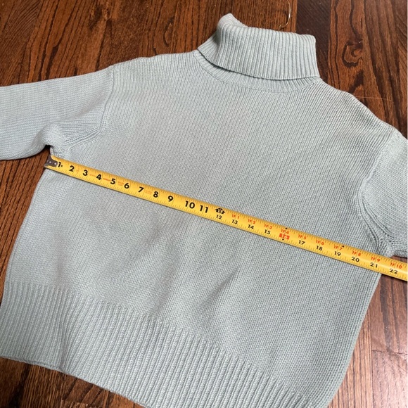 J. Crew Vintage 100% Wool Turtleneck Sweater - Picture 8 of 10